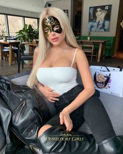 Aufgeschlossene escort dame
