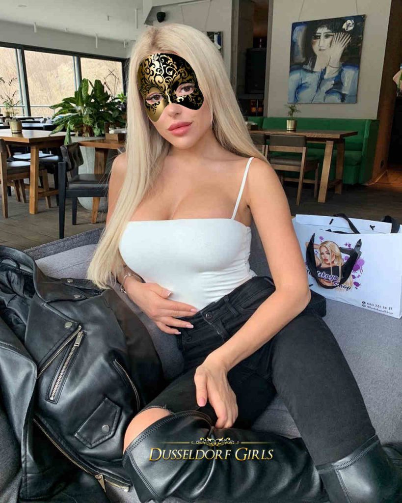 Aufgeschlossene escort dame