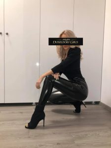 fröhliche escort dame